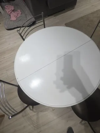 Mesa de cocina redonda y 4 sillas