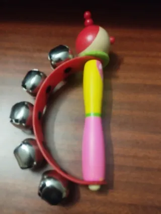 Sonajero de madera para bebés