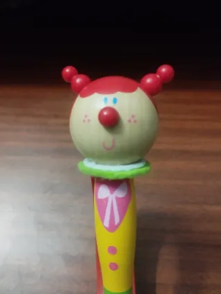 Sonajero de madera para bebés