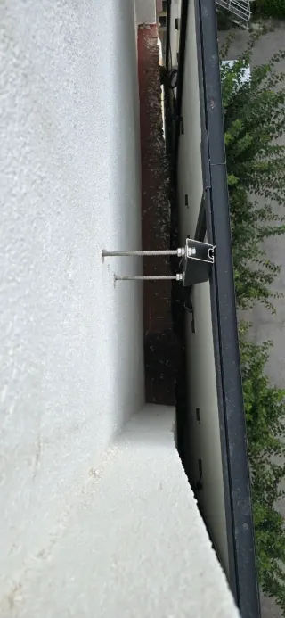 Placas solares , Limpieza y protección antipajaro