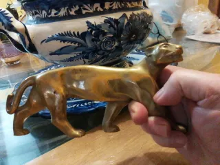 Pareja de panteras de bronce antiguas