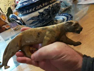 Pareja de panteras de bronce antiguas