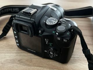 Cámara Olympus E-500 con 2 objetivos