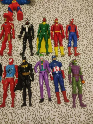 Muñecos de acción varios