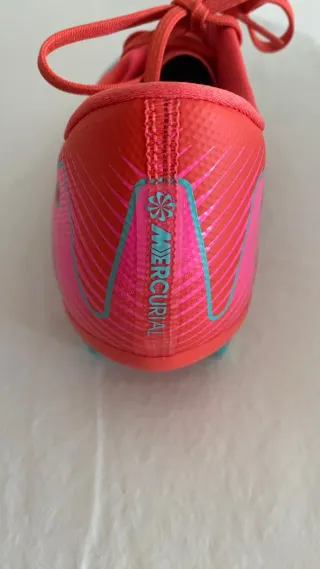 Botas de fútbol Nike Tacos Talla 40 Nuevas