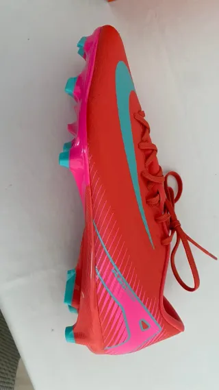 Botas de fútbol Nike Tacos Talla 40 Nuevas