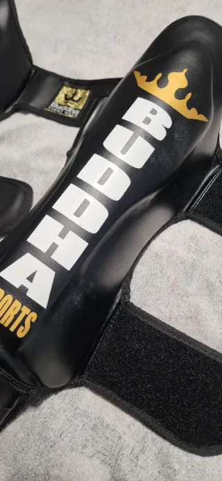 Protecciones Muay Thai Buddha Sports Negras