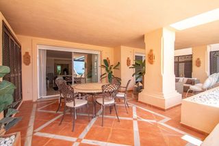 Piso en venta en Los Naranjos - Las Brisas en Marbella