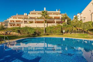 Piso en venta en Los Naranjos - Las Brisas en Marbella