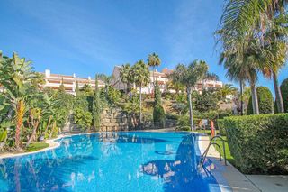 Piso en venta en Los Naranjos - Las Brisas en Marbella