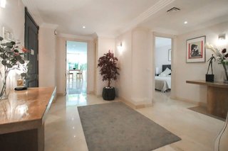 Piso en venta en Los Naranjos en Marbella
