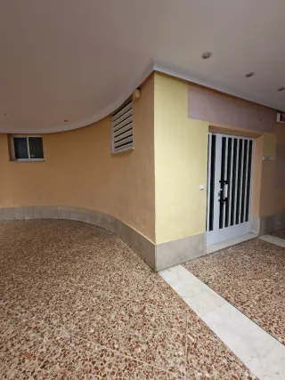 Local comercial situado en el Pasaje El Moderno