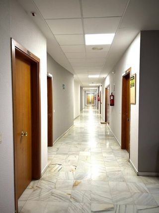 Oficina en venta en Parque Alcosa - Jardines del Edén en Sevilla