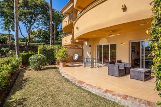 Piso en venta en Elviria en Marbella