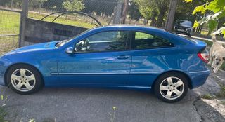 Mercedes-Benz Clase C 2004
