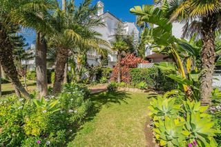 Piso en venta en Los Naranjos - Las Brisas en Marbella