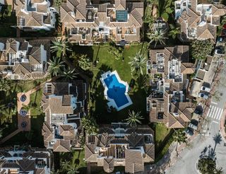 Piso en venta en Los Naranjos - Las Brisas en Marbella