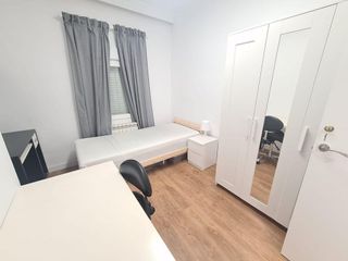 Piso en venta en Los Rosales en Madrid