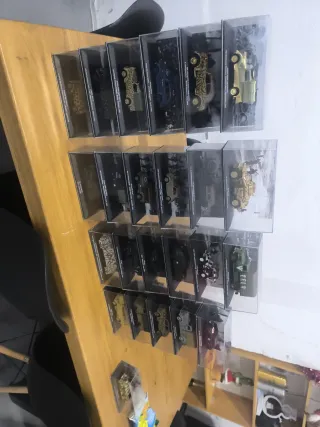 Colección de coches a escala precio 7€ cada uno