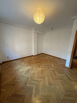 Piso en alquiler en Valdeacederas en Madrid