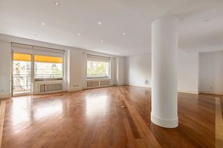 Piso en alquiler en Recoletos en Madrid