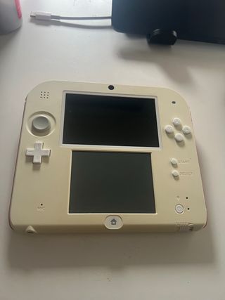 Nintendo 2DS Blanca y Roja