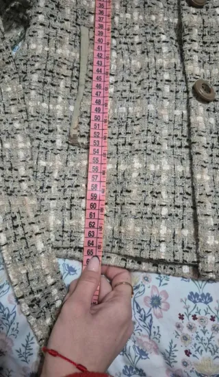 Abrigo corto tweed con cinturón