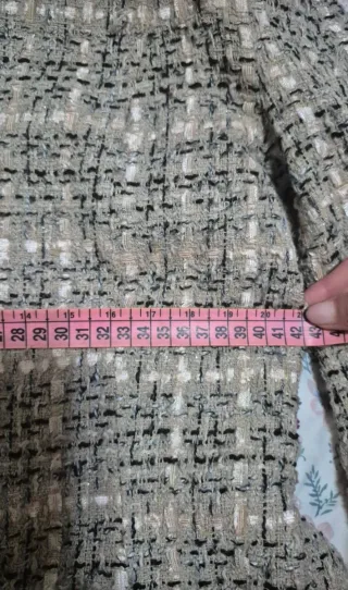 Abrigo corto tweed con cinturón