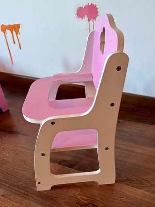 Cuna y trona de madera de juguete