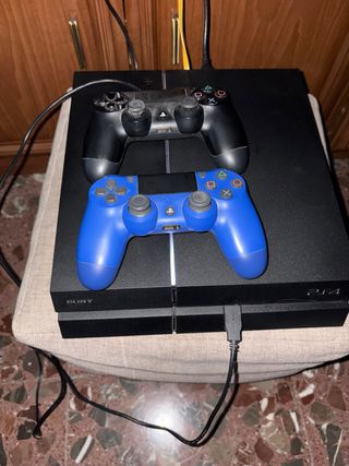 PS4 Fat 1TB con dos mandos