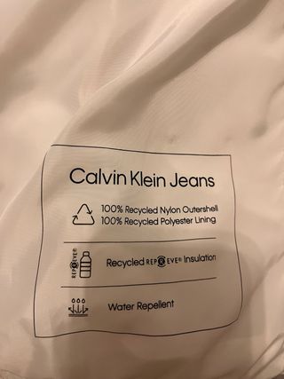 Chaqueta Calvin Klein acolchada blanca