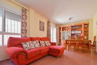 Casa adosada en venta en Alhendín