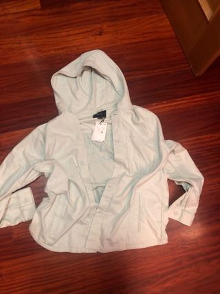 Sudadera verde con capucha