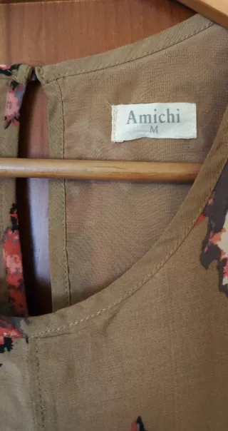 Vestido Amichi floral beige y rosa