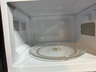 Microondas Rojo 20L 700W