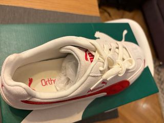 Zapatillas Puma Blancas y Rojas