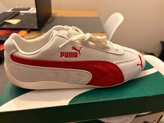 Zapatillas Puma Blancas y Rojas