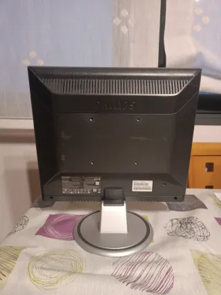 Monitor Philips Plata y Negro