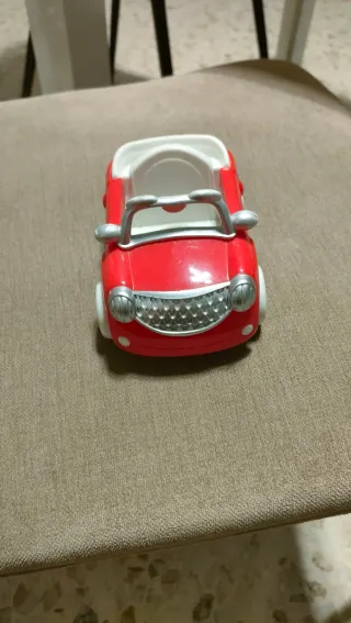 Macchina Topolino rossa