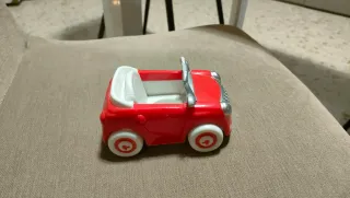 Macchina Topolino rossa