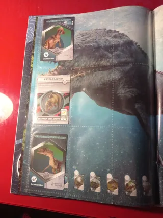 Álbum Cromocartas Jurassic World DIA
