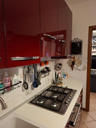 Cucina componibile, camera da letto, soggiorno