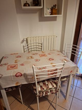 Cucina componibile, camera da letto, soggiorno