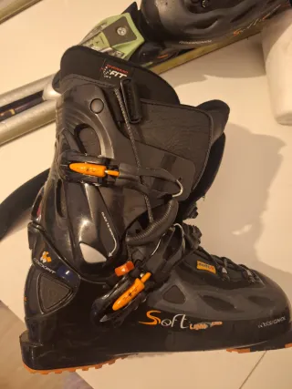 Eskis Atomic y Botas Rosignol regalo casco/baston