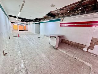 Local comercial en venta en Valdepeñas