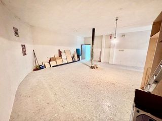 Local comercial en venta en Valdepeñas