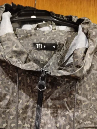 Chubasquero estampado