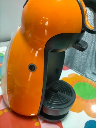 Cafetera Dolce Gusto DeLonghi Naranja