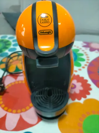 Cafetera Dolce Gusto DeLonghi Naranja