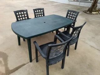 Mesa de terraza y 5 sillas